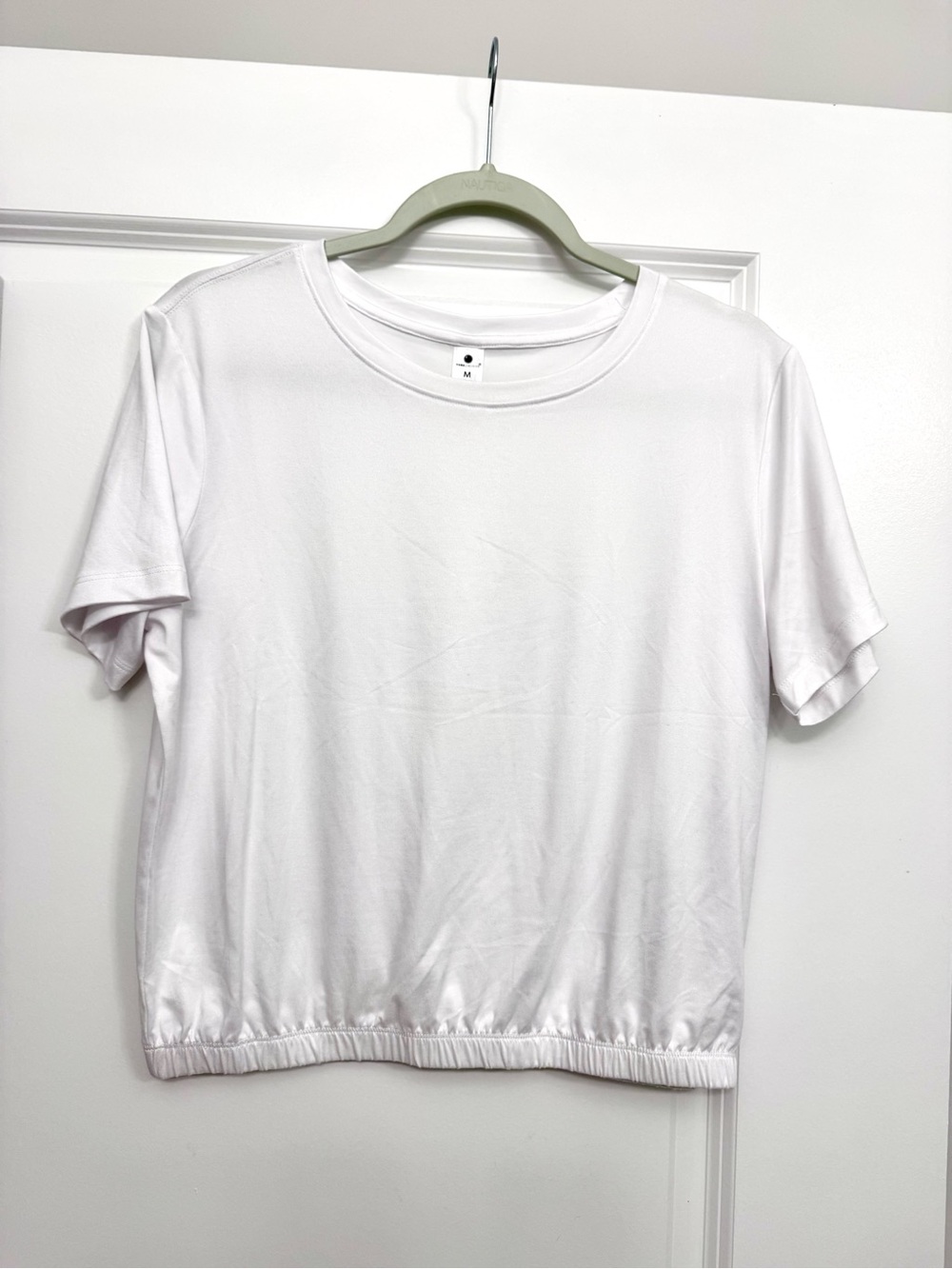 Yogalicious Women's White Short Sleeve Cropped Elastic Hem Tee Size M